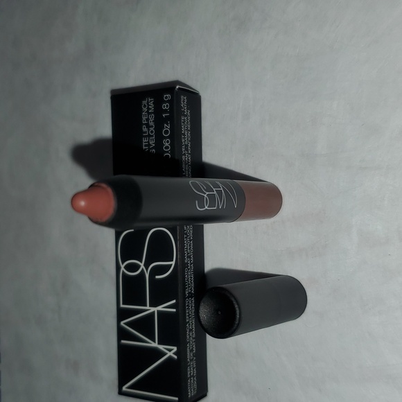 NARS Velvet Matte Lip Pencil Crayon in Dance Fever 2496D , 0.06 Oz , 1.8 g - Picture 4 of 10